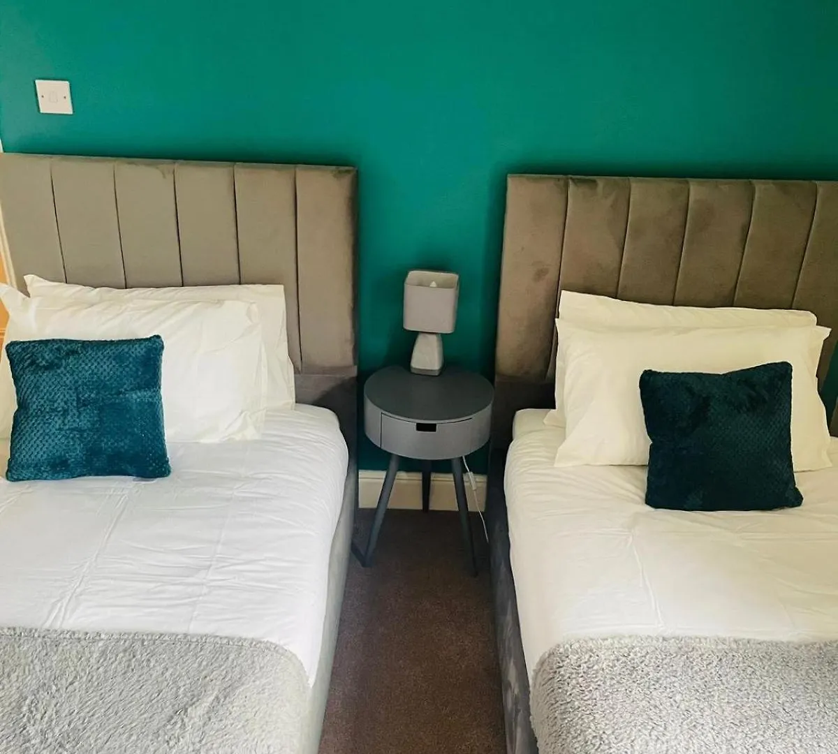 Selston House, 3 Bedroom Cosy Cottage Home For Up To 6 Guests, Cul-De-Sac On Private Road Nottingham Holiday home
